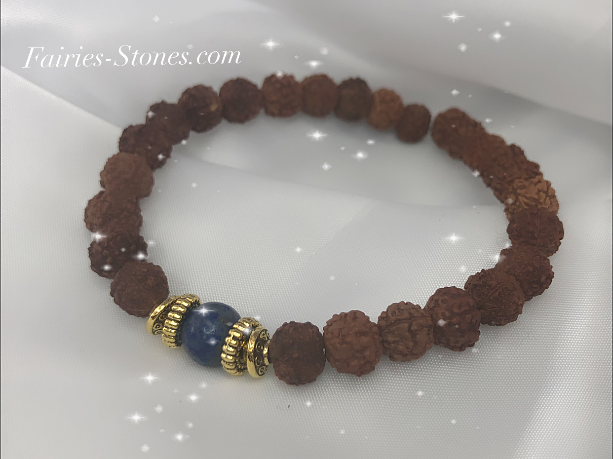 Bracelet en RUDRAKSHA et perle de Lapis-Lazuli – Le Protecteur.