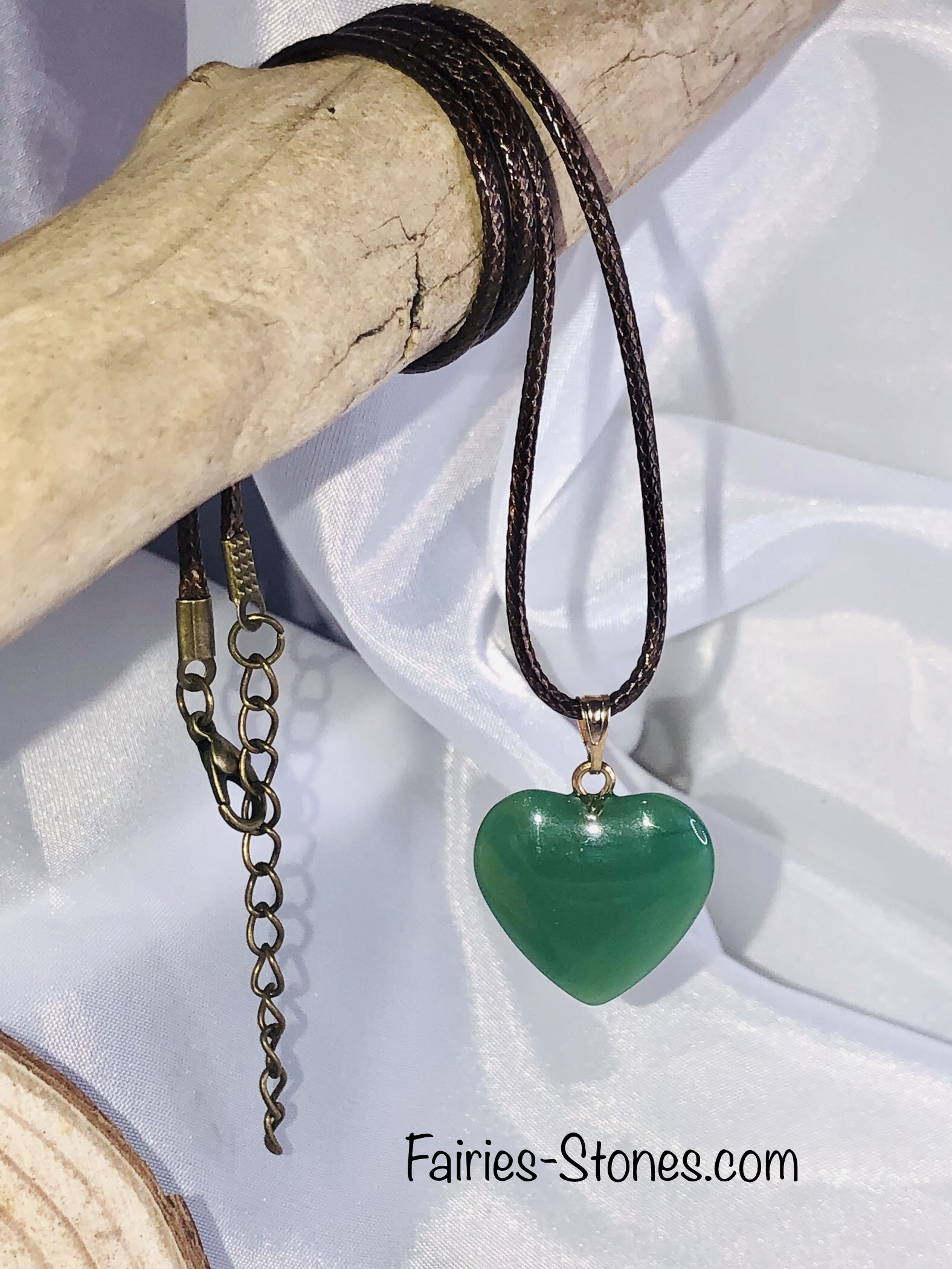 Collier Petit Coeur Jade en verre – L’Amoureux Vert